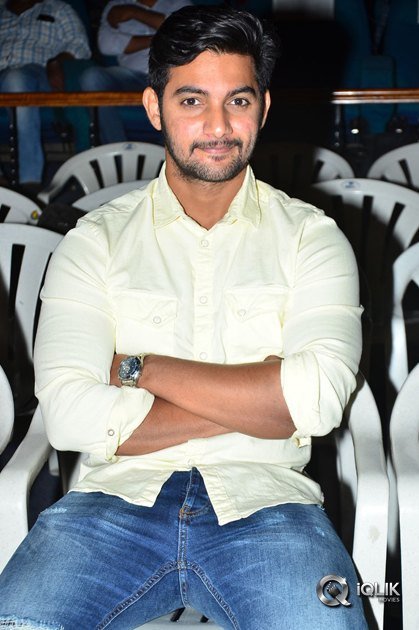 Next-Nuvve-Movie-Pressmeet